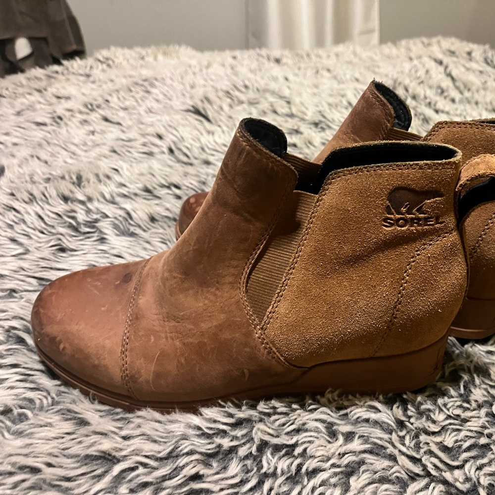 Sorel boots size 8.5